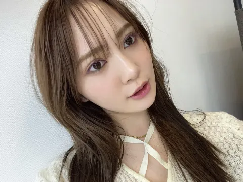 加藤 史帆｜悲しい時の魔法手をグーにして胸にポンポン当てる（2023-12-01）｜3枚目