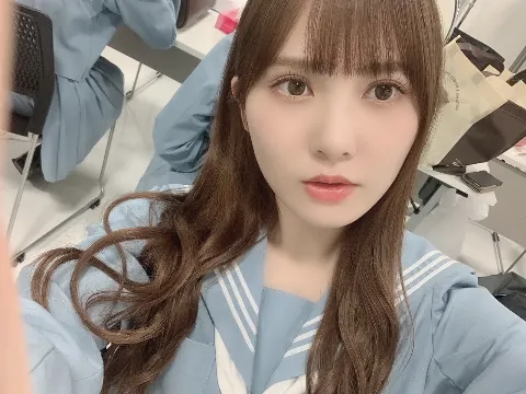 加藤 史帆｜セーラー服(・ω・)（2020-11-26）