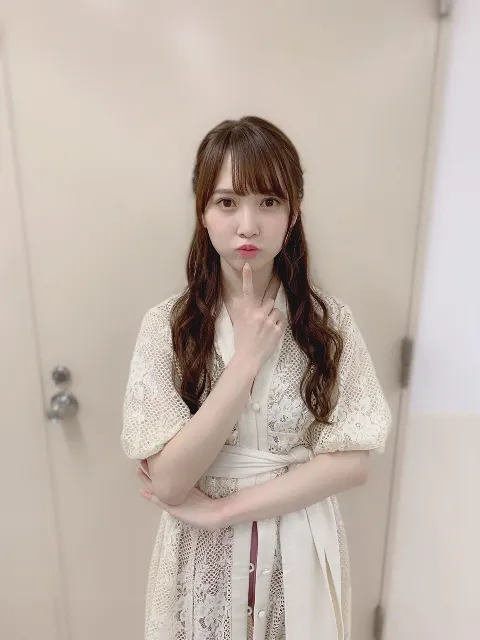 加藤 史帆｜おでこ(・ω・)（2019-04-08）｜4枚目