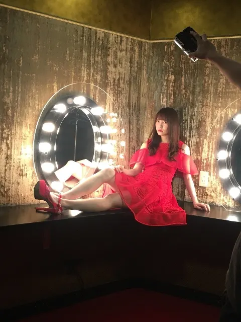 加藤 史帆｜きくとしなちょのトリオPV3人組のグラビアが本日発売です(・ω・)！！（2018-08-07）｜5枚目