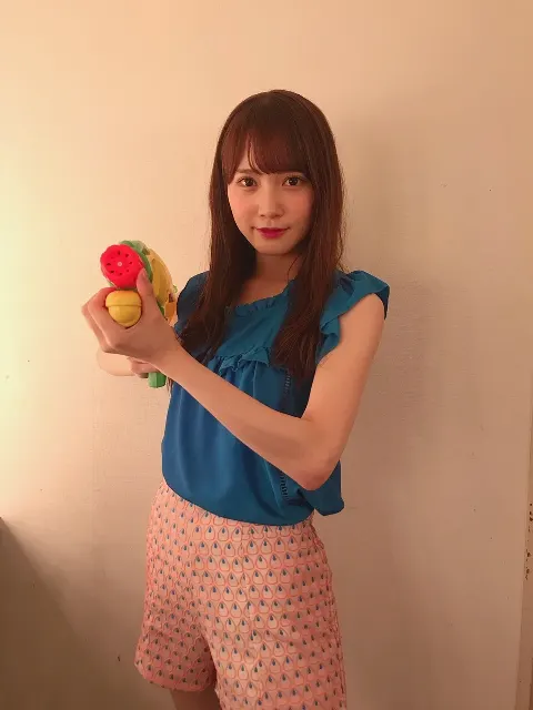 加藤 史帆｜きくとしなちょのトリオPV3人組のグラビアが本日発売です(・ω・)！！（2018-08-07）｜8枚目