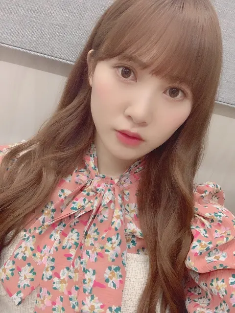 加藤 史帆｜前髪の分け目を変えたい(・ω・)（2019-06-05）
