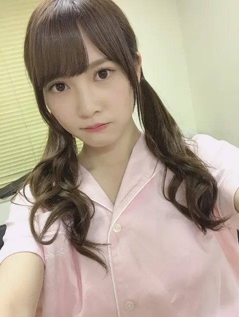 加藤 史帆｜バラに囲まれてみたい(・ω・)（2018-06-27）