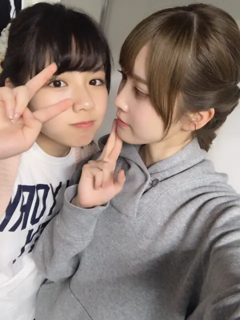 加藤 史帆｜アクリルスタンドを宜しくお願いします(・ω・)（2018-04-25）