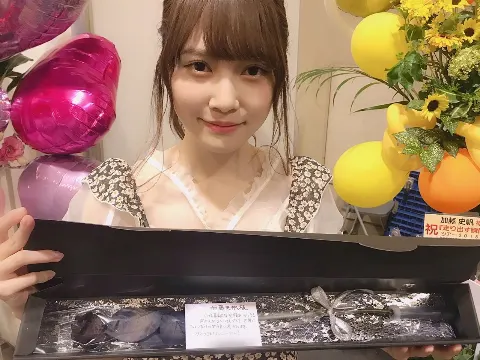 加藤 史帆｜素敵なお花をたくさんありがとう(・ω・)（2018-06-10）｜9枚目