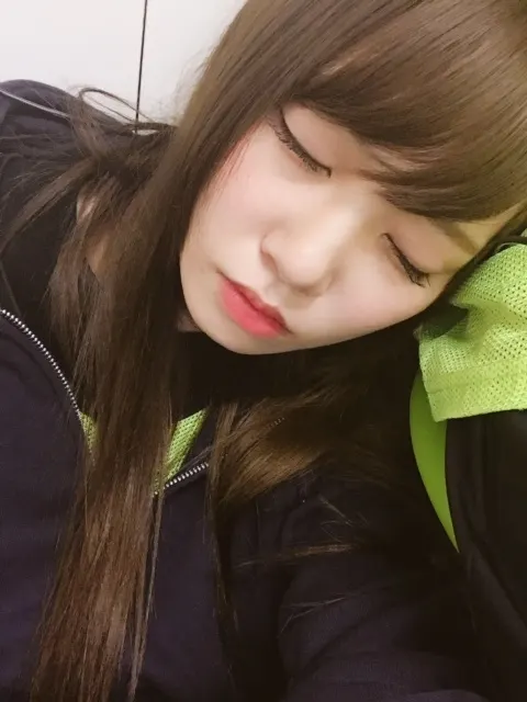 加藤 史帆｜うとうとしないぞ！( ・ω・)（2017-04-02）｜2枚目