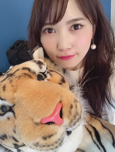 加藤 史帆｜本日発売のRayに初登場(・ω・)（2018-08-23）｜4枚目