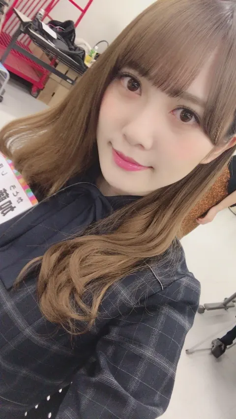 加藤 史帆｜前髪短い時(・ω・)！（2018-04-09）｜3枚目