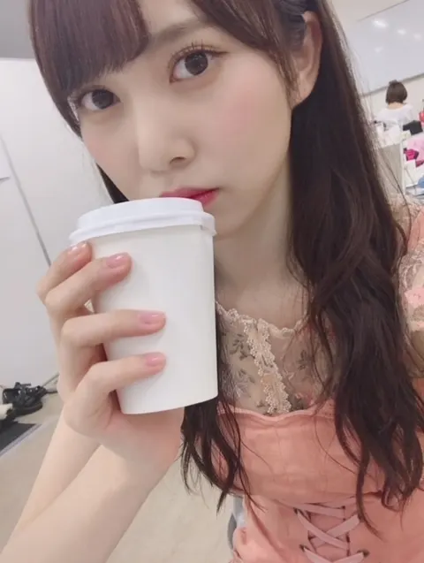 加藤 史帆｜お花に癒されました(・ω・)（2018-07-19）｜2枚目