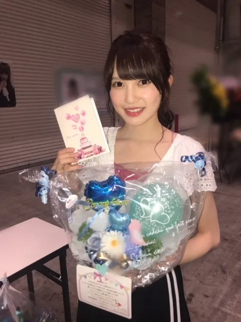 加藤 史帆｜お花に癒されました(・ω・)（2018-07-19）｜4枚目