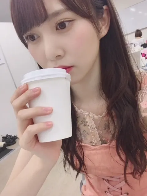 加藤 史帆｜お花に癒されました(・ω・)（2018-07-19）