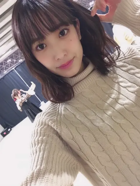 加藤 史帆｜(・ω・)🌟🌟（2018-12-02）｜3枚目