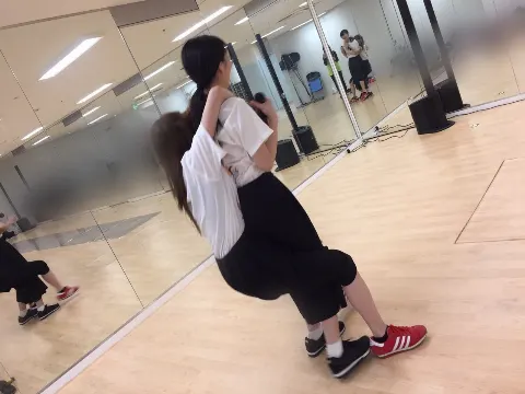 加藤 史帆｜おんぶ(・ω・)（2017-05-19）｜3枚目