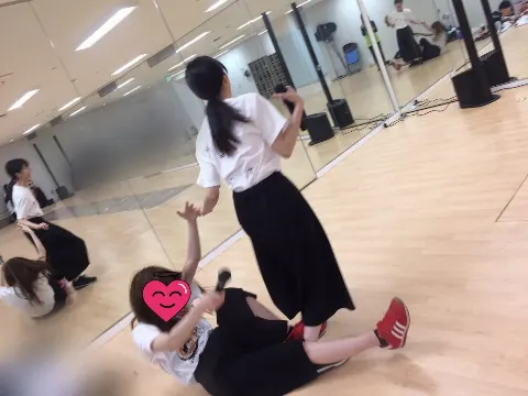 加藤 史帆｜おんぶ(・ω・)（2017-05-19）｜4枚目