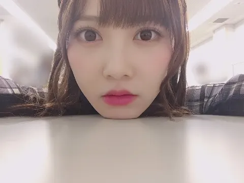 加藤 史帆｜今日は大福くんを持ち歩いてます(・ω・)（2018-08-22）｜2枚目