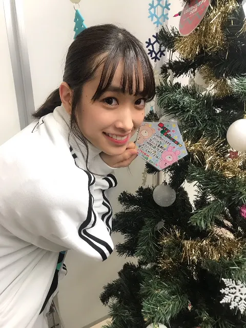 加藤 史帆｜お城のセットは夢でした(・ω・)🏰💓（2018-12-20）｜2枚目