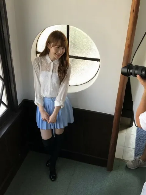 加藤 史帆｜祝 表紙🎉明日発売です(・ω・)！！（2019-10-24）｜3枚目