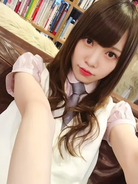 加藤 史帆｜制服が可愛すぎる！！( ・ω・)（2017-04-14）