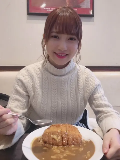 加藤 史帆｜カレーを食べてHAPPY(・ω・)（2018-11-14）｜2枚目