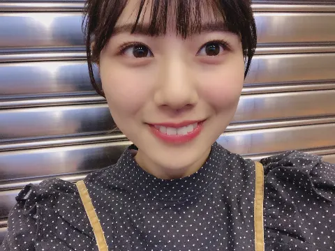 河田 陽菜｜ケータイの画面シールに気泡ができてしまった   河田陽菜（2018-04-08）｜5枚目