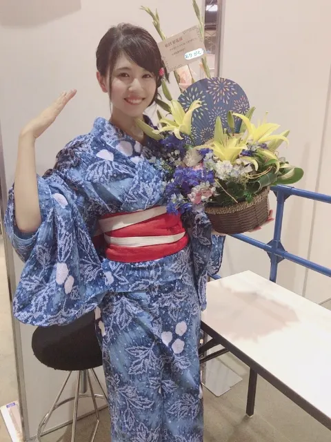 松田 好花｜お花に囲まれて💐（2018-08-28）｜11枚目