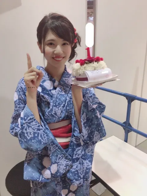松田 好花｜お花に囲まれて💐（2018-08-28）｜7枚目