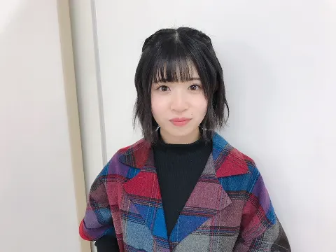 松田 好花｜カメラフォルダを見返すと同じポーズが（2018-11-20）｜7枚目