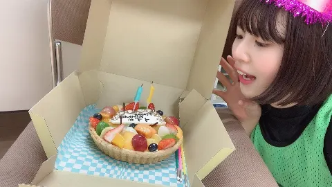 松田 好花｜お買い物に行って、帰宅するまで大きな紙袋を二個両手に抱えてただけで筋肉痛になりました！！！（2019-01-22）｜3枚目