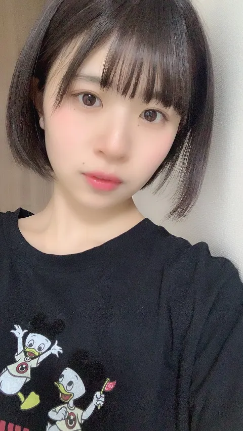 松田 好花｜本日は富田鈴花のお誕生日です。昨日と明日は何の日でしょう！（2019-01-18）｜4枚目