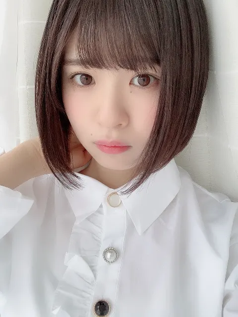 松田 好花｜明日は日向坂46初の個別握手会！（2019-04-07）｜4枚目