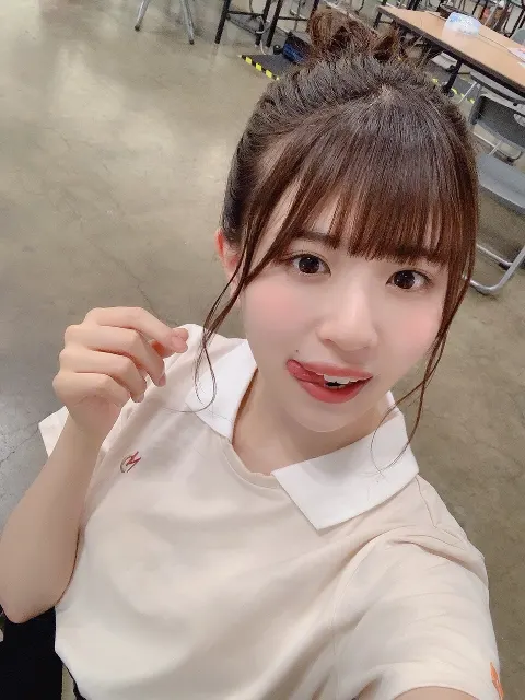 松田 好花｜ハードディスクの容量がパンパンで、録画されていなかった。これあるあるですか？私はあるあるです。（2019-08-21）｜2枚目