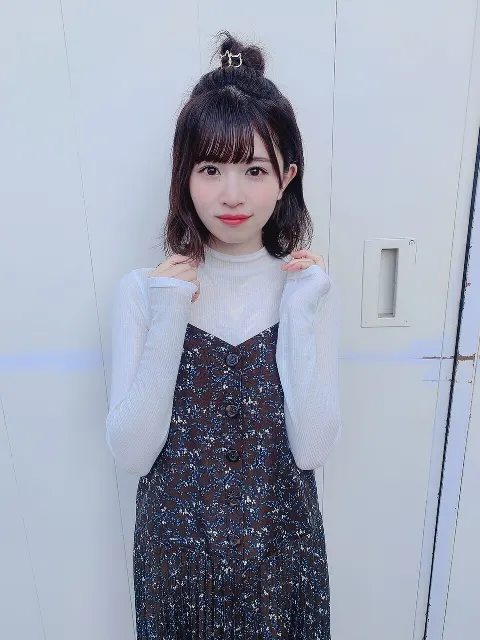 松田 好花｜隣の席の美穂の身体が揺れていると思ったら、案の定ユニゾンエアーをやってました笑（2019-09-29）｜3枚目