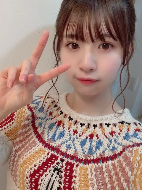 松田 好花｜最近5本指靴下にハマっています🧦（2020-04-12）