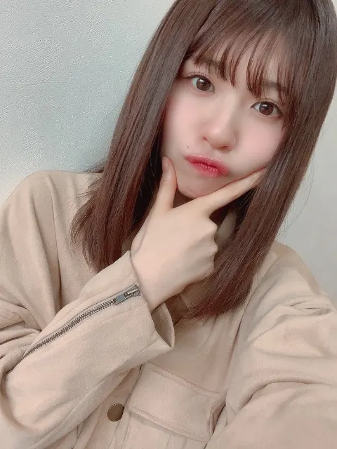 松田 好花｜あつ森にラスタカラーのTシャツを着た住民が引っ越してきました。その名はカルロス。（2020-04-09）｜2枚目