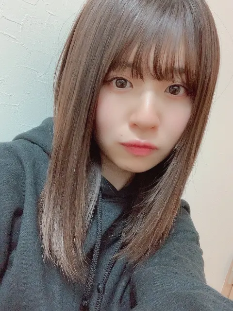松田 好花｜遅く寝たのに早く目覚めた日はなんだか幸せ（2020-04-11）｜2枚目