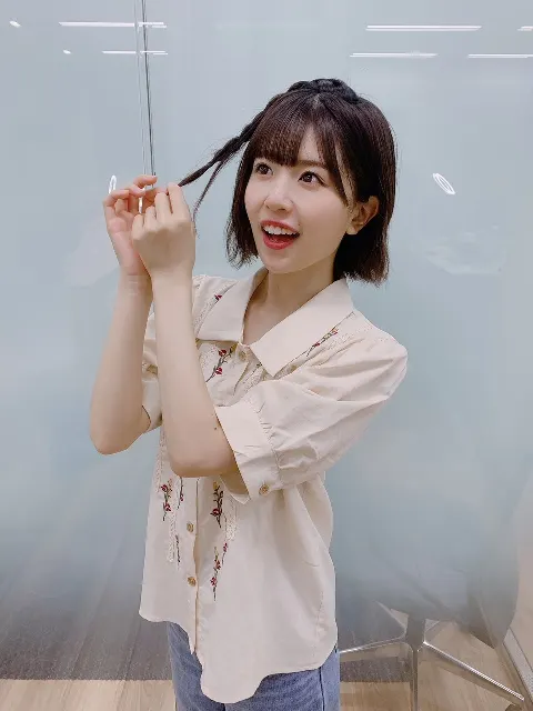 松田 好花｜どんな髪型どんな服装にしようか🐙（2021-04-07）｜2枚目