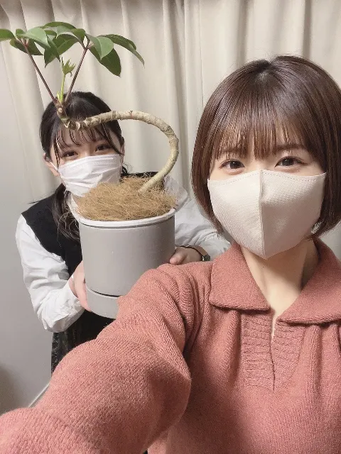松田 好花｜太陽のように輝く背中（2022-04-04）｜2枚目
