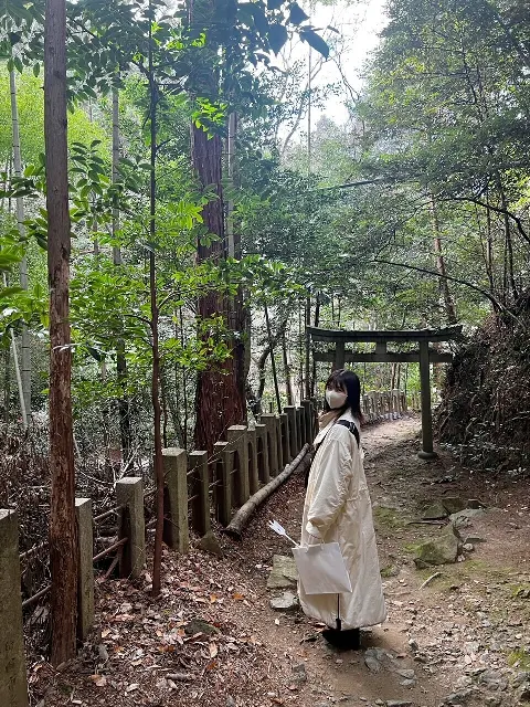 松田 好花｜新年あけましておめでとうございます🐰（2023-01-04）｜3枚目