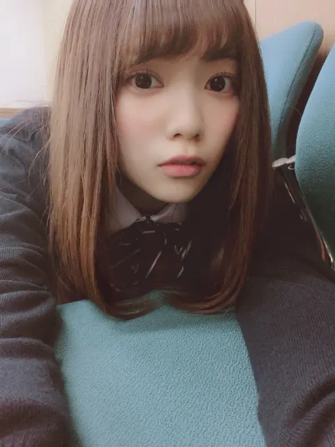 宮田 愛萌｜午前中のカフェで本を開く甘い罪悪感（2018-09-12）｜2枚目