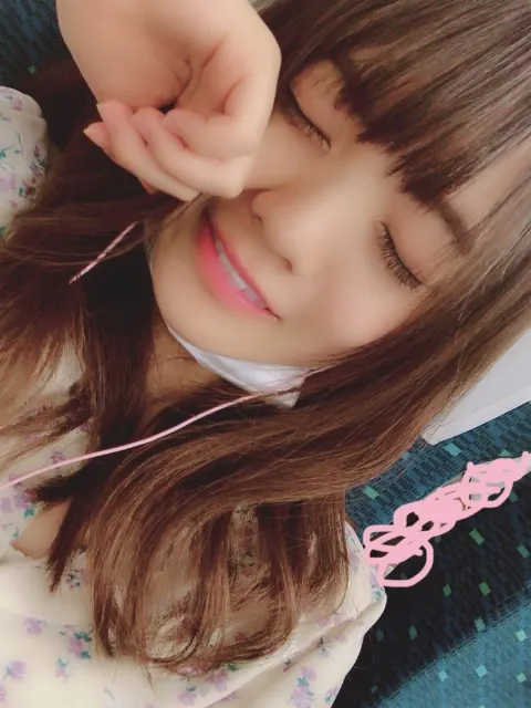 宮田 愛萌｜ミックスナッツとビニール袋（2018-09-23）｜2枚目