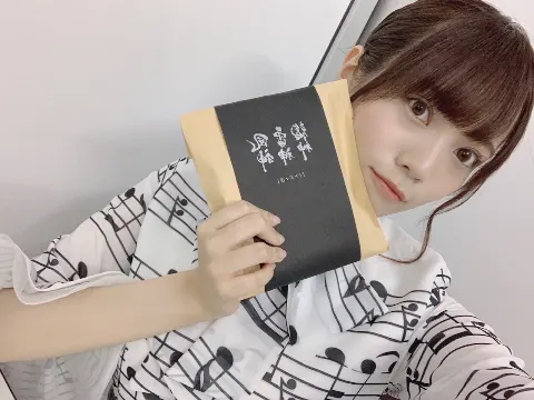 宮田 愛萌｜寝静まった闇の中で共に戦うひとは（2019-09-29）｜2枚目