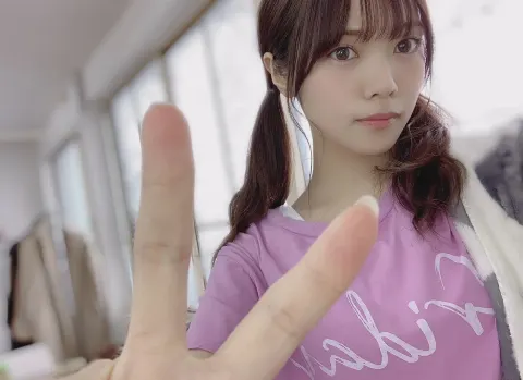 宮田 愛萌｜ブラウスのえりにもアイロンを（2020-03-04）｜2枚目