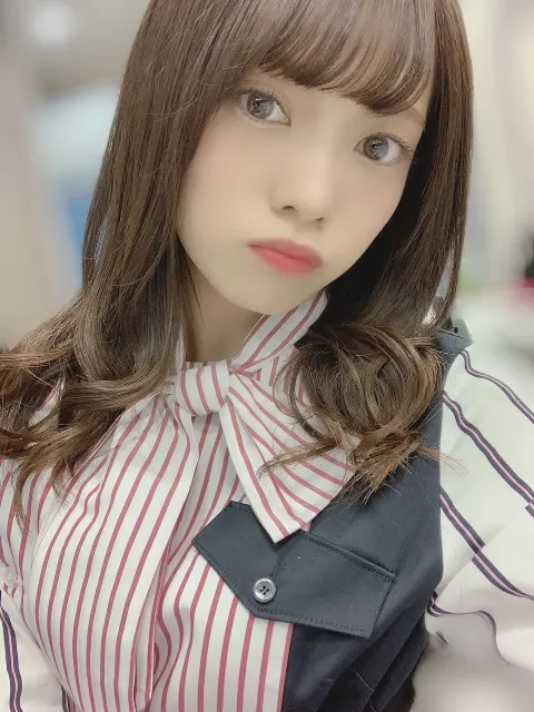 宮田 愛萌｜親指で咥えるハリネズミに襲う犬（2020-04-04）
