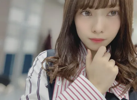 宮田 愛萌｜親指で咥えるハリネズミに襲う犬（2020-04-04）｜2枚目