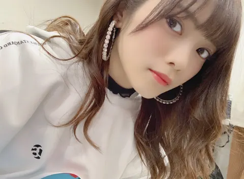 宮田 愛萌｜どちらかといえば古文は得意なんですけど（2020-04-22）｜2枚目