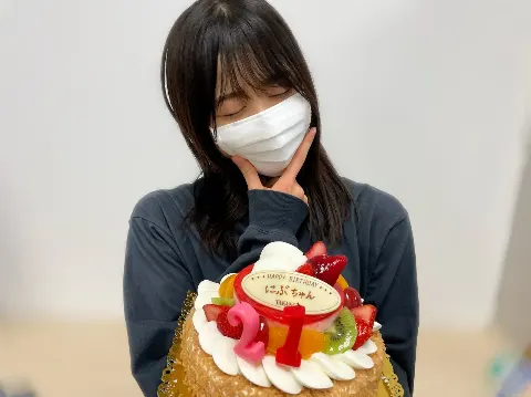 丹生 明里｜~21ハッピーバースデー🎁~（2022-02-16）｜6枚目