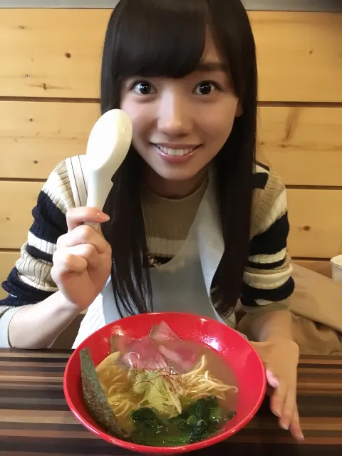 齊藤 京子｜美波さんおめでとうございます！（2016-11-14）｜2枚目