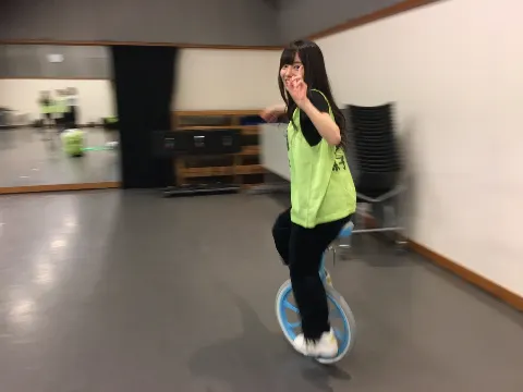 齊藤 京子｜一輪車（2017-04-12）｜2枚目