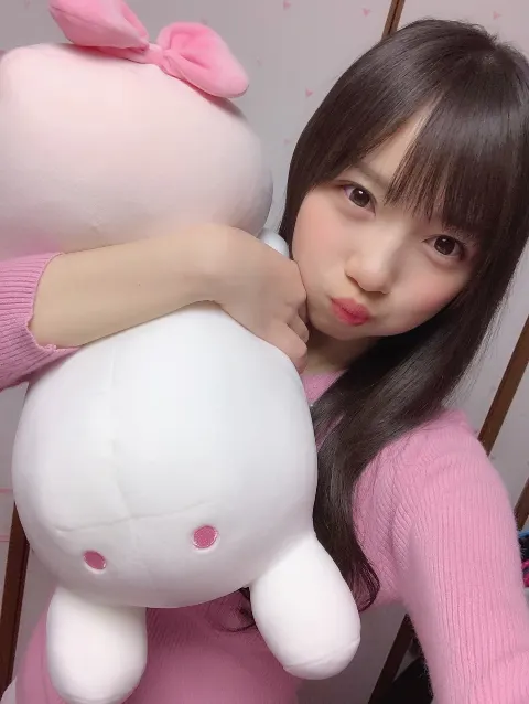 齊藤 京子｜抱き枕（2019-01-30）｜3枚目