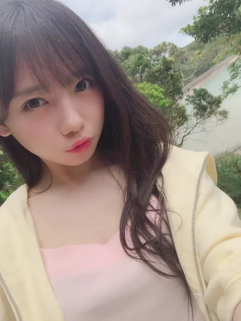 齊藤 京子｜日向坂46 1stグループ写真集『立ち漕ぎ』発売日☀️（2019-08-28）｜2枚目